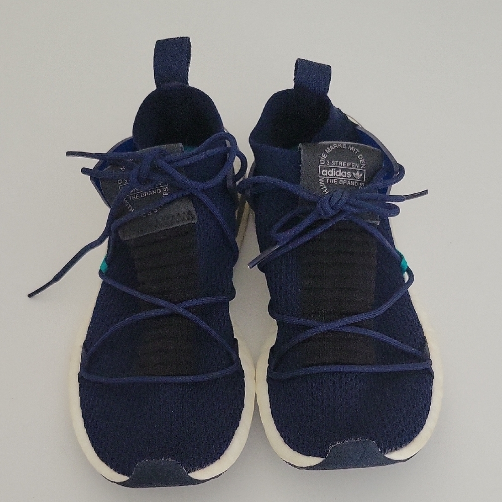 Adidas Blue and White Sneakers Modern Slip-On Design